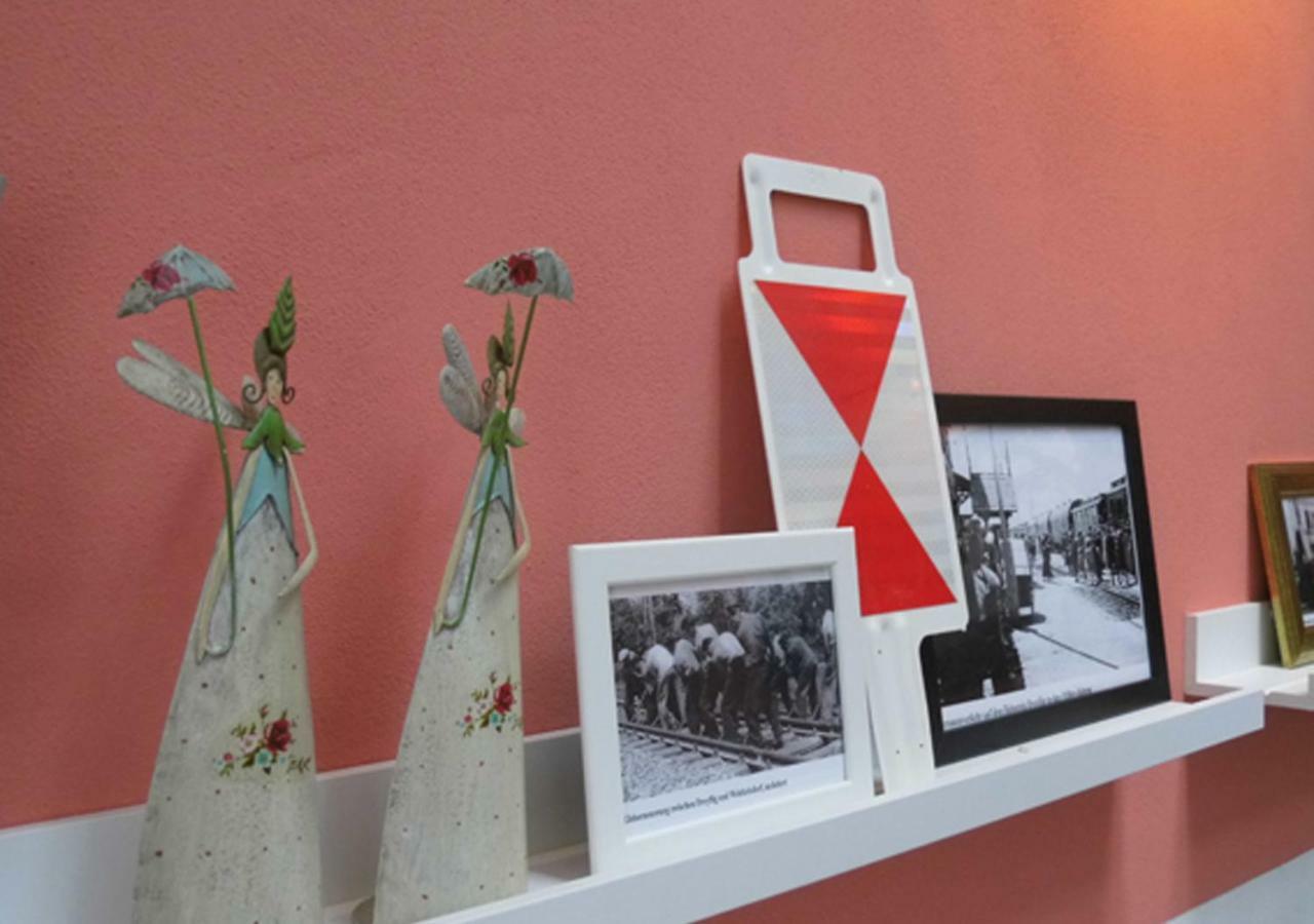 Bahnhof Droyssig - Uebernachten Im Denkmal Buitenkant foto