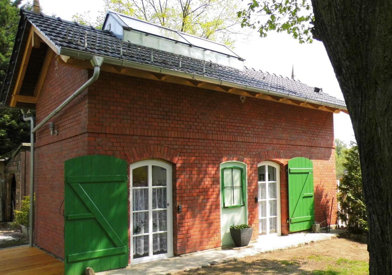 Bahnhof Droyssig - Uebernachten Im Denkmal Buitenkant foto